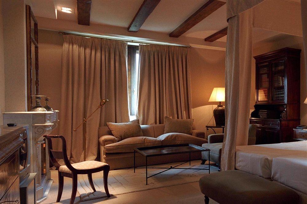 Landa Hotell Burgo Rum bild A room at the Hotel de la Villa d'Este
