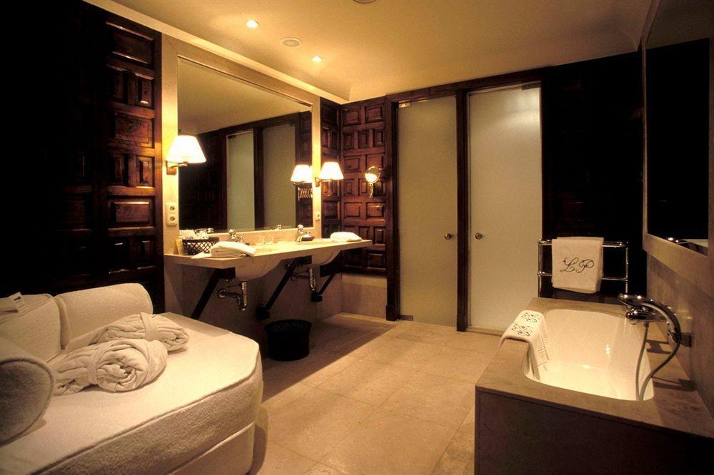 Landa Hotell Burgo Rum bild A bathroom at the Mandarin Oriental, Bangkok