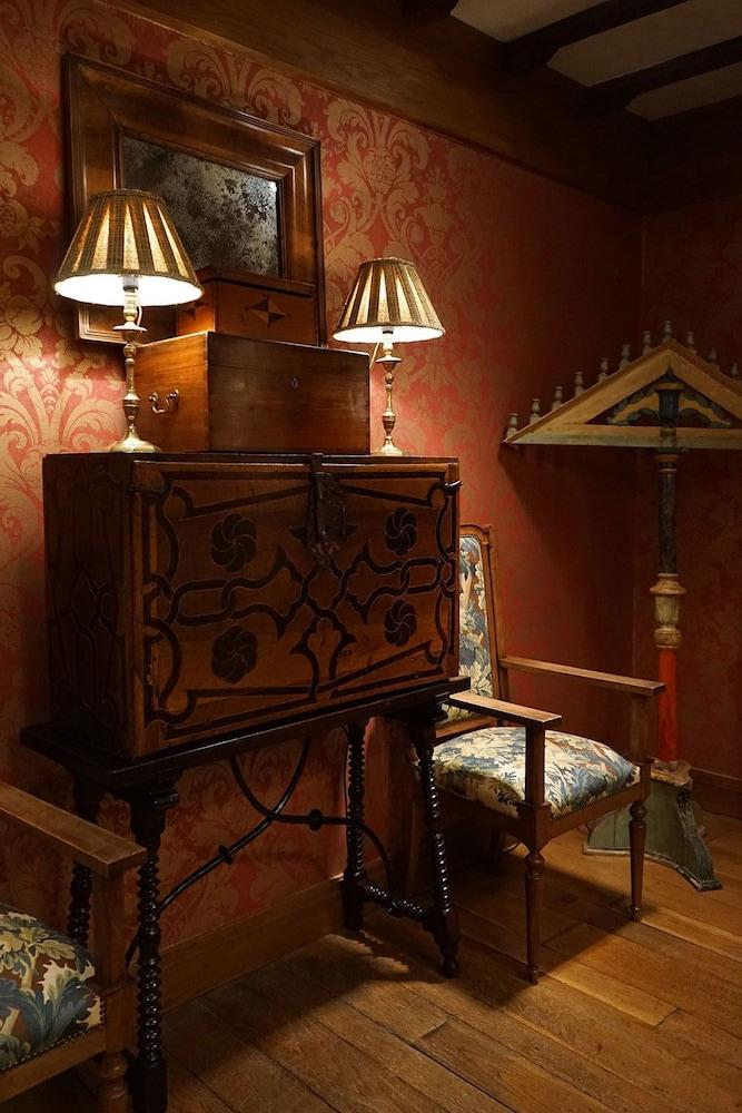 Landa Hotell Burgo Exteriör bild The interior of the 1904 house