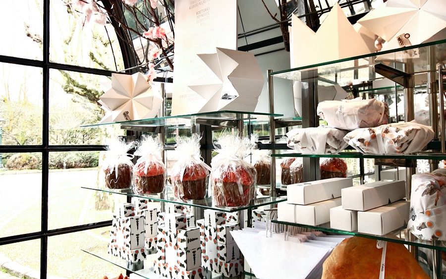 Landa Hotell Burgo Exteriör bild A display of chocolate truffles