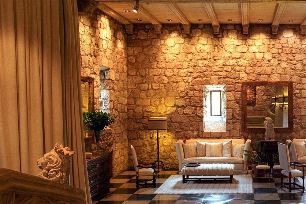 Landa Hotell Burgo Inreriör bild Interior of the hotel