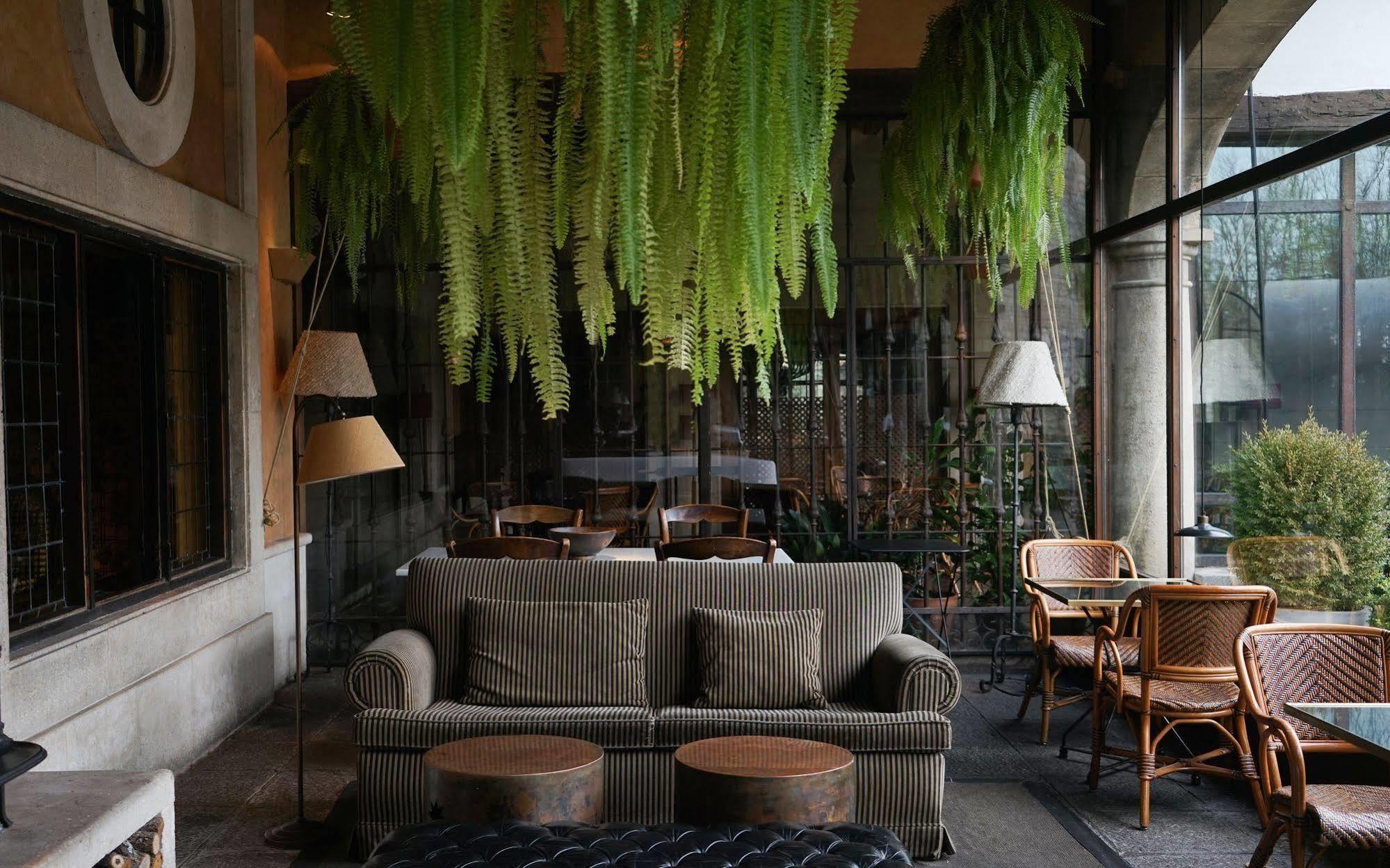 Landa Hotell Burgo Exteriör bild The interior of the hotel
